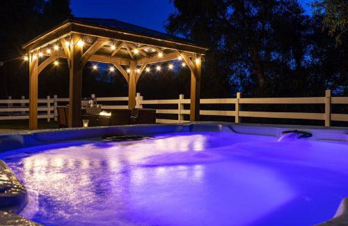 Yosemite and Bass lake I Hot tub I Game room I Sleeps 13 - Foto 1