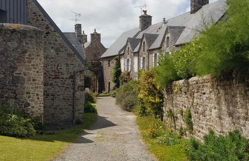 Au 3 La Cour à Tôt - Foto 1