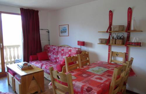 Appartement cosy 2 pièces + cabine, 6 pers., proche télésièges, commerces, avec balcon et équipement complet - FR-1-561-28 - Foto 3