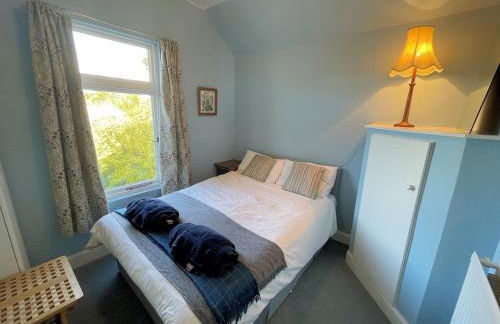 Beautiful 4BR Period Home With Spectacular Views - Pass the Keys - Photo 22