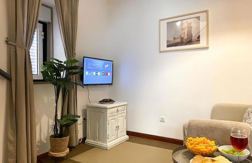 Cozy 3 Bedroom Apartment in Belem Lisbon 3 to 5 Guests - Photo 3