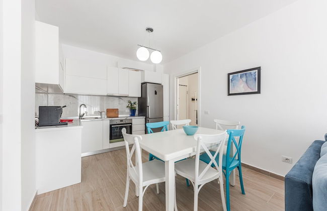 Wave Seaside Apartment - Photo 12