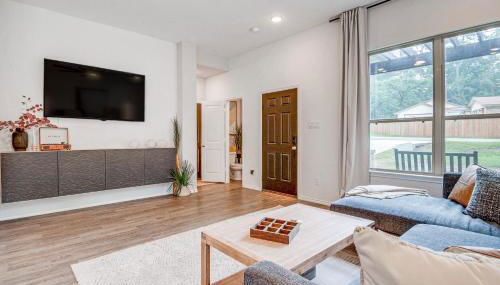 Montgomery Home with Pond Access, Fire Pit and More! - Foto 4