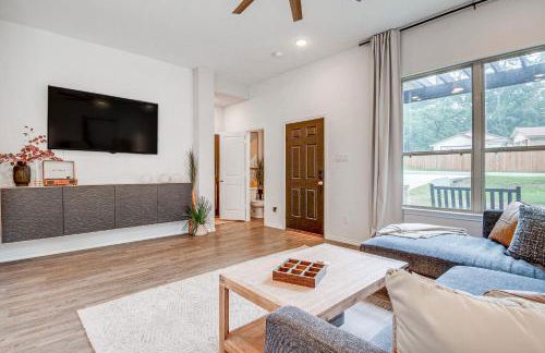 Montgomery Home with Pond Access, Fire Pit and More! - Foto 4