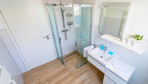 Ostsee-Traumferienwohnungen Villa Meeresbrise - Photo 4, towels, Shower