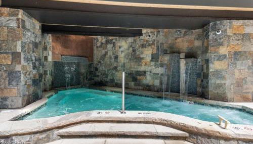 Park Plaza #304 - Beaver Creek 2-Bed Over Ice Rink - Foto 4