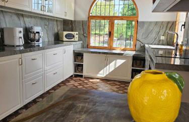 White Paradise Villa - Sol y Luz - by SunCastle apartamentos - Foto 50