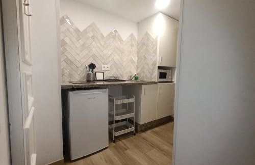 "Estudio con balcón" A 9 min en metro del centro de Sevilla - Foto 10