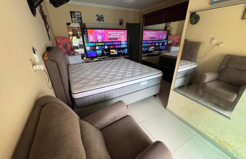 CASA DE DOIS PAVIMENTOS COM SUITEs - Foto 12