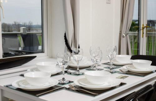 Tranquil Lodge with river views - Foto 12