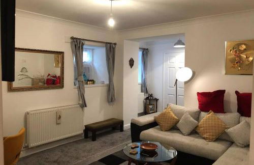 Tranquil Welsh Mountain Gem, Abertillery, Wales - Foto 28