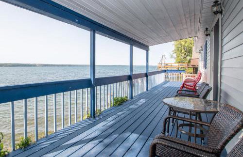 Boat, Grill and Unwind Lakefront Cayuga Home! - Foto 22