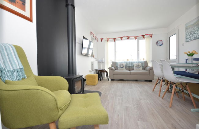 Beach Front 3 Bed Cottage and Hot Tub Kessingland - Foto 2