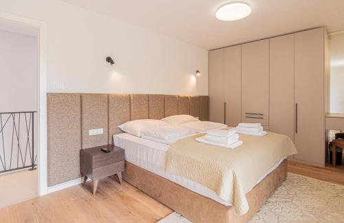 NEW! Luxury Villa Carlotte with 11m pool - Foto 26