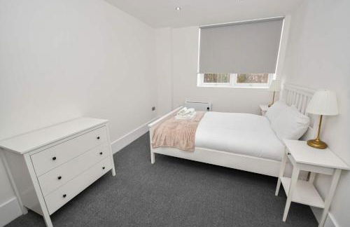 Modern 1 Bedroom Apartment in Morley with Parking - Foto 47