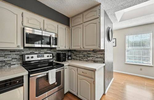 The Oasis 3BR house near stadium and DFW with Pool - Foto 16