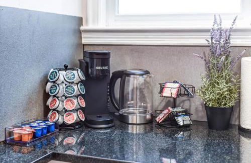 HEART of OLD TOWN Historic 2 BR Walk to KING ST - Foto 24