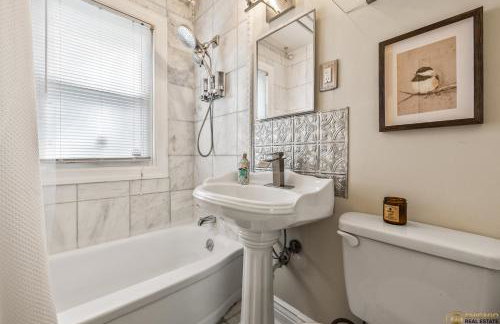 Cozy Evanston Villa with cinema and massage sofa - Foto 12