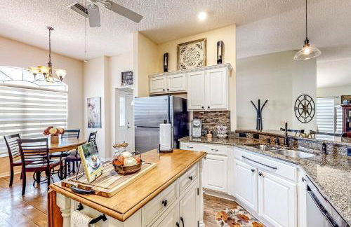 1 Mi to Lake Sumter! Family Retreat with Large Patio - Foto 10