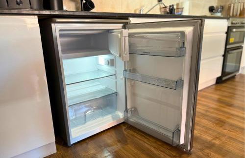 Pool Table 1-Bedroom House, near City Centre and Public Transport, Dog Friendly, Sleeps 5, Free Parking - Foto 8