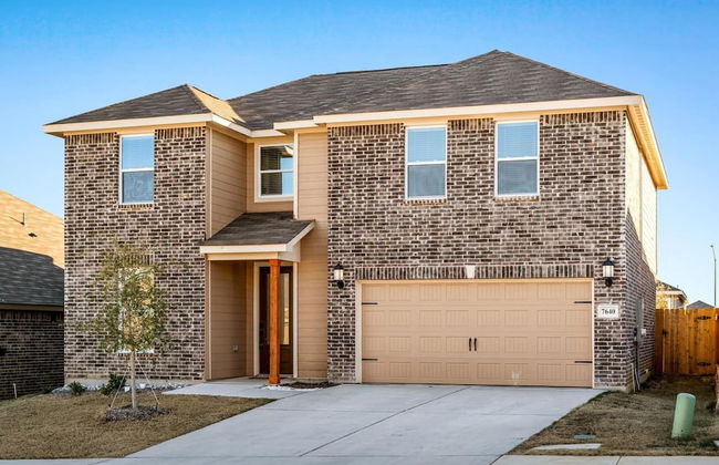 Perfect Home for Families Displaced by Insurance - Foto 8