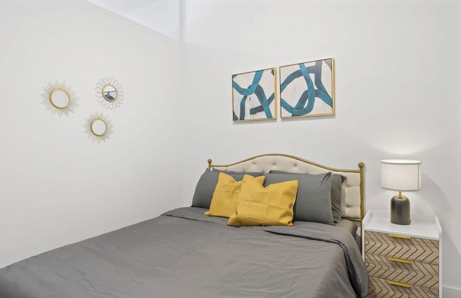 Prime West Downtown Studio w Washer Dryer - Foto 14