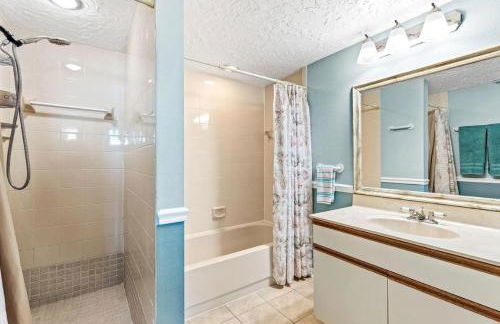 Royal Mansions, Ocean View Penthouse Condo - Foto 20