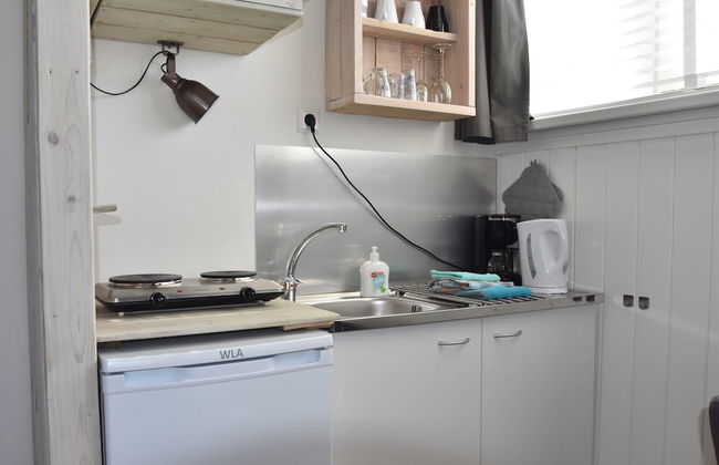 Elegant Studio Near Beach - Photo 3