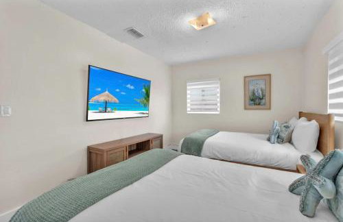 Tropical Park Oasis Peaceful Miami Family Home - Photo 24