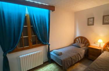 4 Bed Villa - Sleeps 8 - Pool - HotTub - Garden - Foto 13