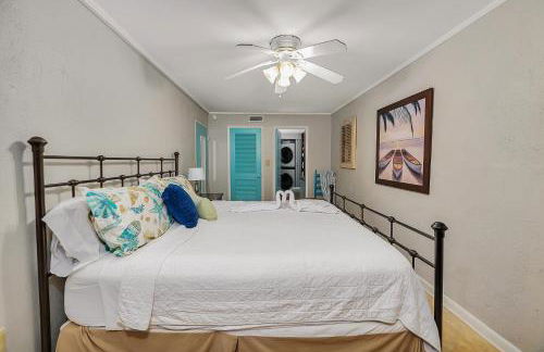 Steps to East Beach & Pet Friendly w/ 2 King Beds - Foto 35