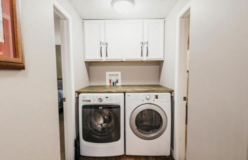 Indoor Hot-Tub! Spacious & Updated MQT Township Home! - Photo 6