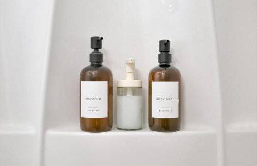 Swann Ave Suite Walk to Bayshore & Hyde Park - Foto 16