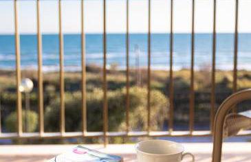 LETS HOLIDAYS Beach front apartment in Gavà Mar, Pine Beach - Photo 33