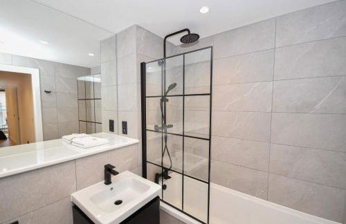 Modern 2 Bed Flat in Central Manchester w Balcony - Foto 30