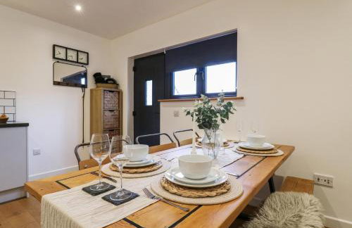 Hub House - Photo 10