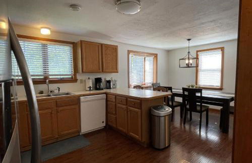 Spacious, Sunny Lake House! Close to ski trails. - Foto 12