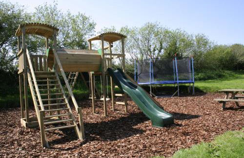 Polean Farm Old Farmhouse - With Large Jacuzzi, Games Room, Near the Sea and with Free Access to a Nearby Pool - Foto 14