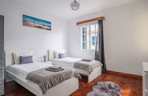 The Balcony - By Wehost - Foto 10