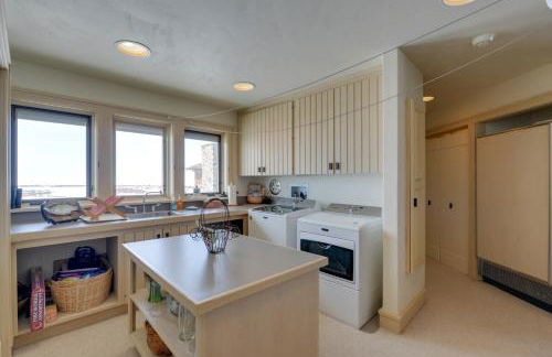 Cora Home with Mountain Views - Fishing On-Site! - Photo 40