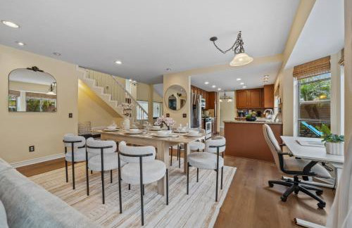 Entire Private Home with 4 Bedrooms, Pool, Hot Tub, King Bed, Garage, Available Now - Foto 12