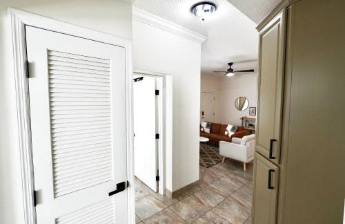 Luxury 2BD 2BTH Condo 5 - Foto 15