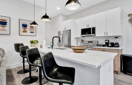 Dallas Escape w/ Rooftop + Yard • Sleeps 10 - Foto 3