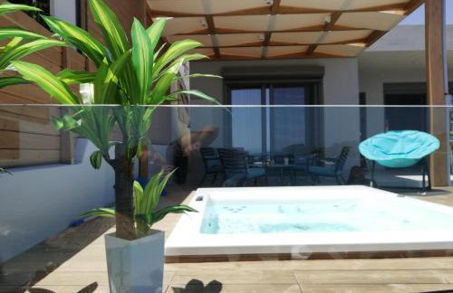 LENICO Seafront Villa - Photo 37