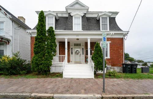 Renovated 4BR | 10 Min to Liberty University - Foto 1
