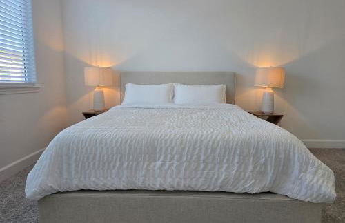 Beautiful Roseville Home - Quiet Neighborhood - Near Galleria Mall - Foto 8