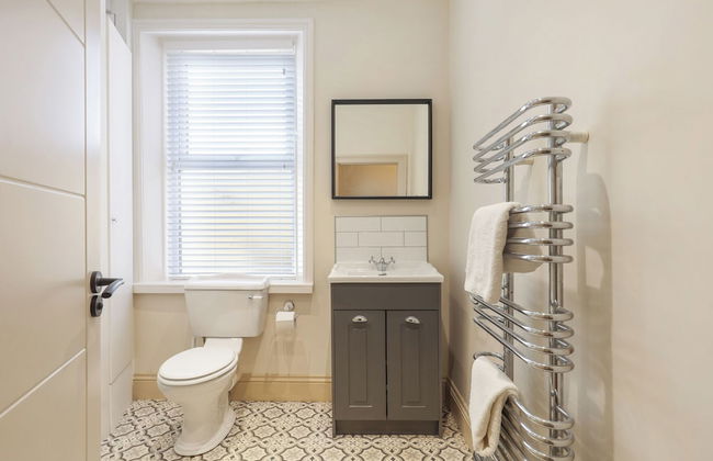 St Georges Apartment- North East Escapes - Photo 34