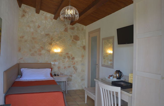 Artemisia Resort - Photo 8