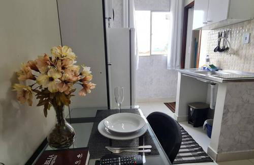 Kitnet203 centro, com linda vista janela, tv smart - Foto 7