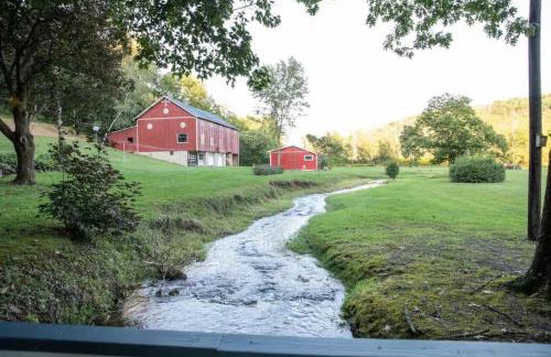 Creekside Farmstead - Pool - Hot Tub - 3 Min to Lake - Pets Allowed - Foto 22